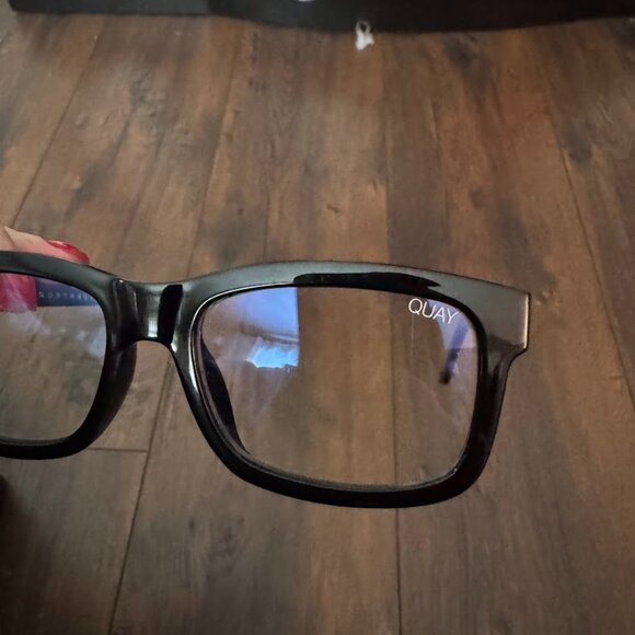 QUAY Beatnik Blue Light Glasses With Black Frame - Picture 6 of 6